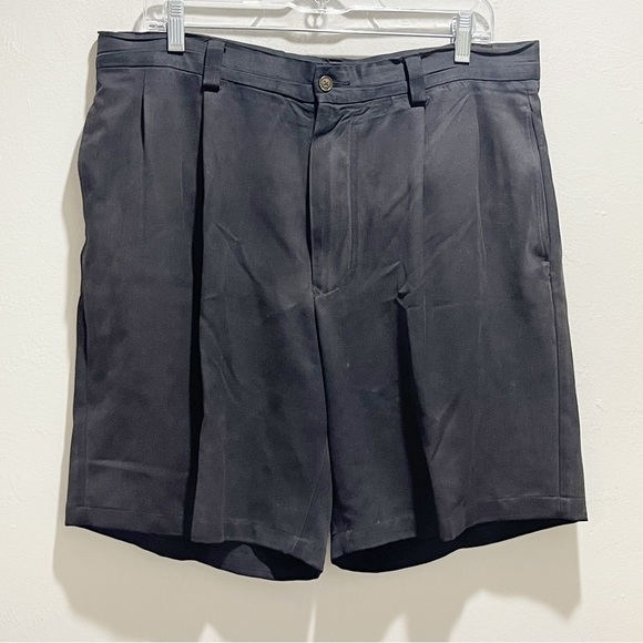 TOMMY BAHAMA Men’s Pleated Front 100% Silk Black Shorts 8” Inseam Size 34 - Picture 1 of 6
